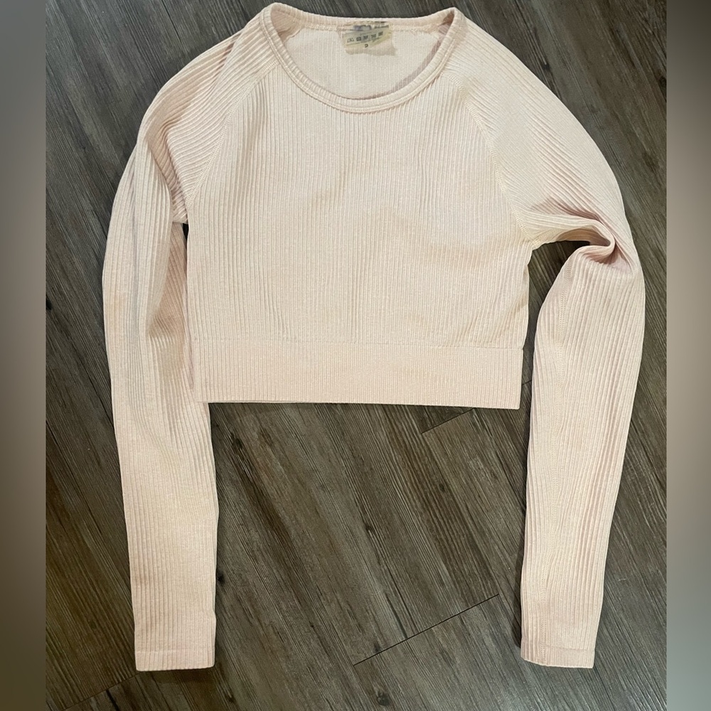 Aim’n Ribbed Long-Sleeve Crop Top in Blush Pink - Size S